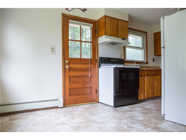 9 Ridgenoll Rd, Wallingford, CT 06492
