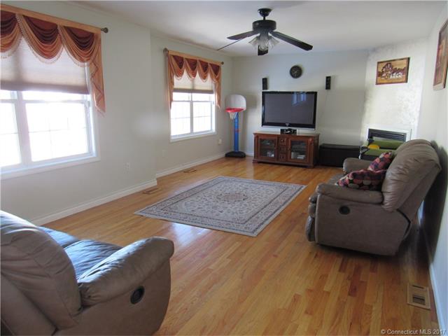 46 Angela Dr, Wallingford, CT 06492
