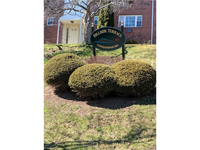 81 Sigwin Dr, Wallingford, CT 06492