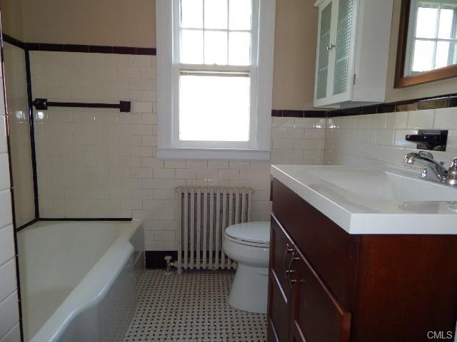 63 Maple Street, Hamden, CT 06511