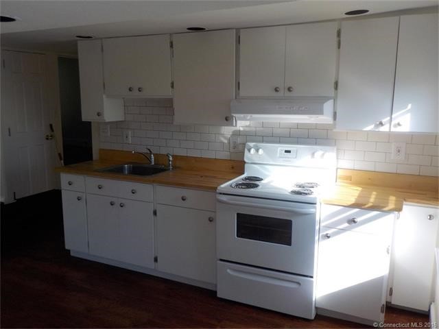 203Hemingway Ave, East Haven, CT 06512