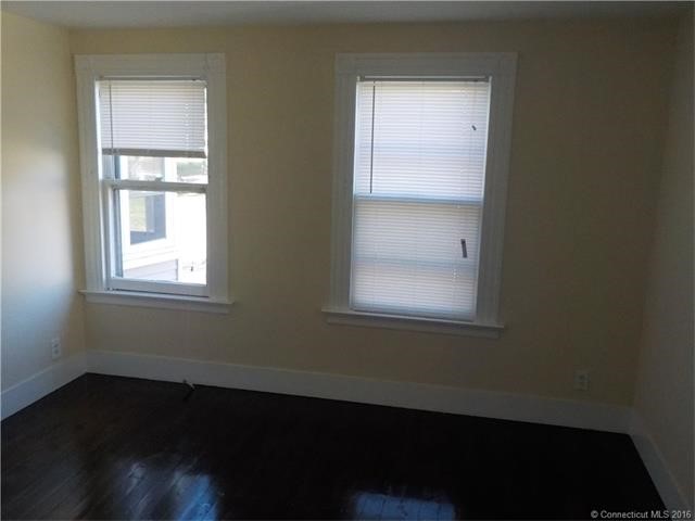 203Hemingway Ave, East Haven, CT 06512