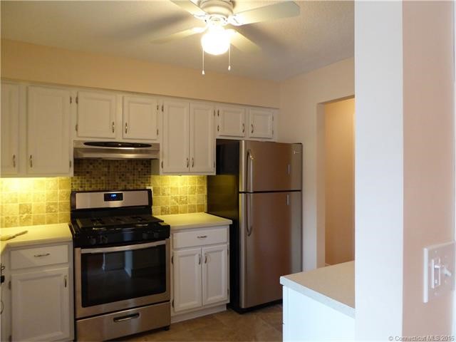 140Thompson St #2B, East Haven, CT 06512