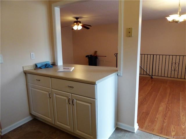 140Thompson St #2B, East Haven, CT 06512