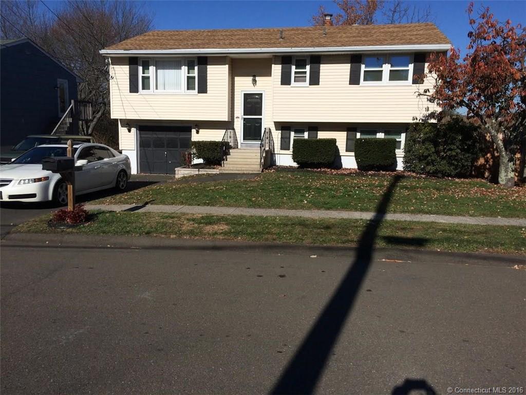 33 Edgemere Rd, E Haven, CT 06512