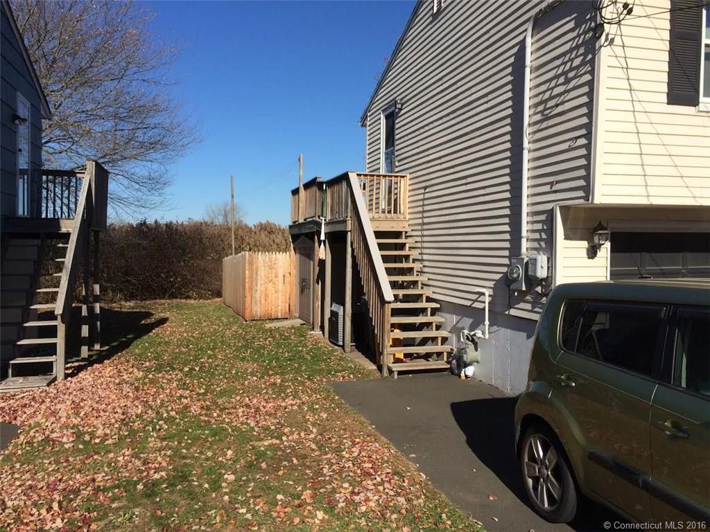 33 Edgemere Rd, E Haven, CT 06512