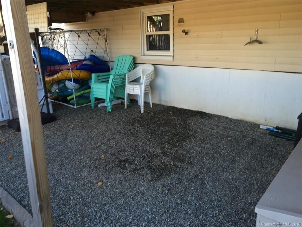 33 Edgemere Rd, E Haven, CT 06512