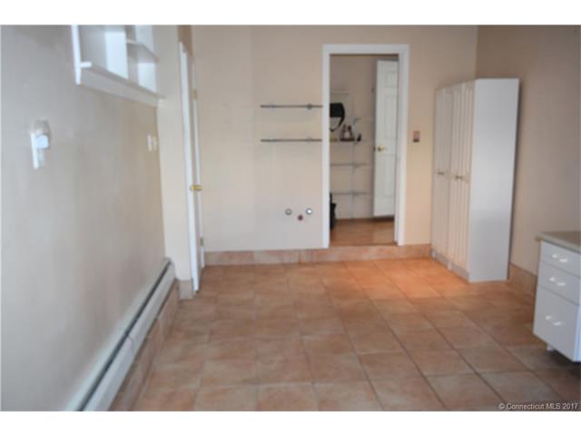 12 Navarro Rd, E Haven, CT 06512