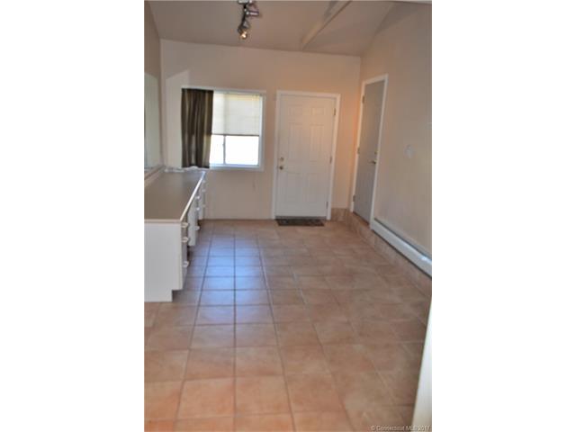 12 Navarro Rd, E Haven, CT 06512