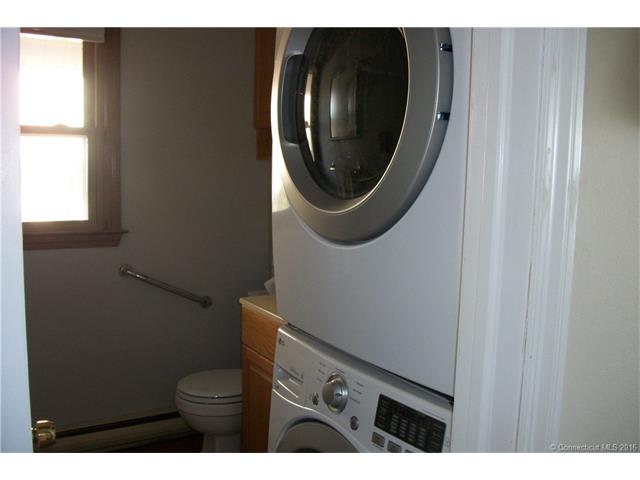 33Whalers Pt, East Haven, CT 06512