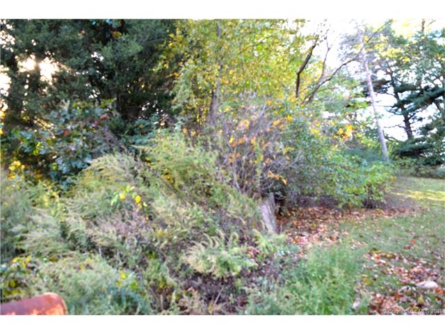 678 Laurel St, E Haven, CT 06512