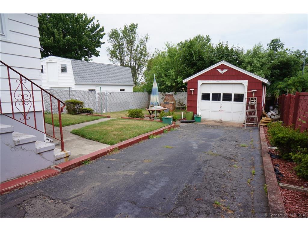 43 Summit Ave, E Haven, CT 06512