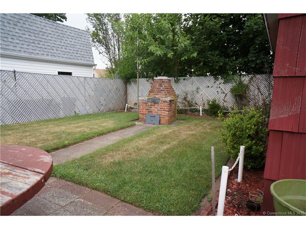 43 Summit Ave, E Haven, CT 06512