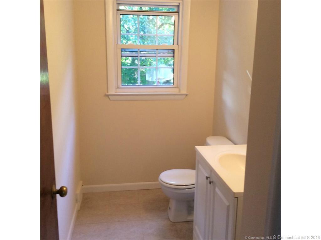853 High St, E Haven, CT 06512