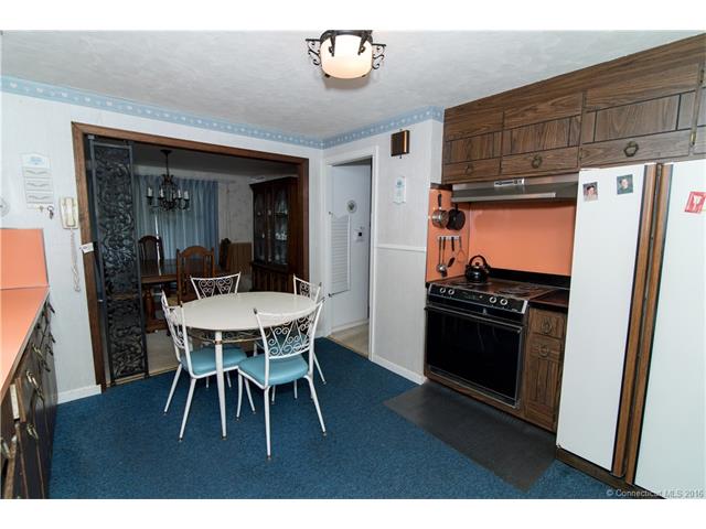 106 Robert Dr, E Haven, CT 06512