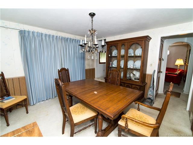 106 Robert Dr, E Haven, CT 06512