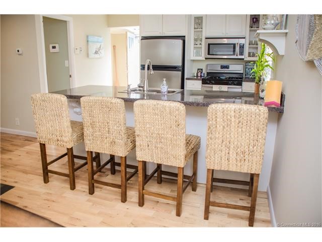 166Cosey Beach Rd, East Haven, CT 06512