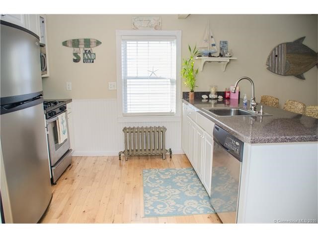 166Cosey Beach Rd, East Haven, CT 06512