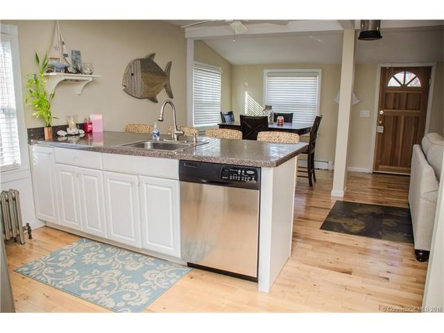 166Cosey Beach Rd, East Haven, CT 06512