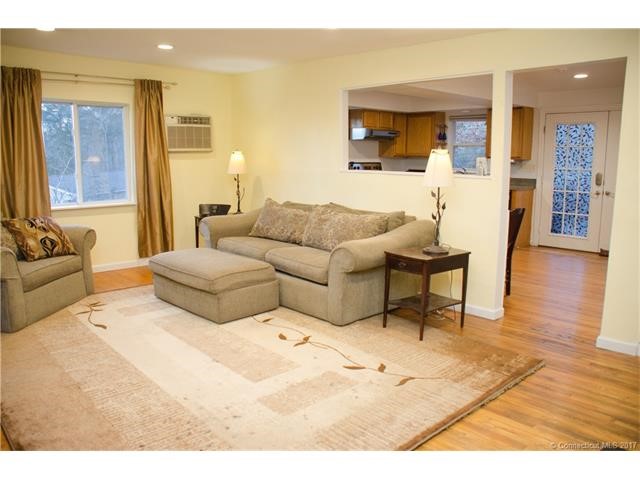84Grannis St, East Haven, CT 06512
