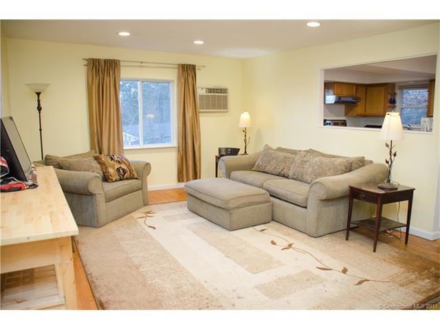 84Grannis St, East Haven, CT 06512