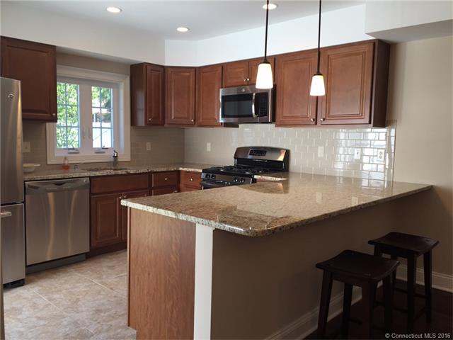 240 Hemingway Ave, E Haven, CT 06512
