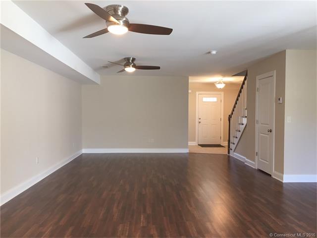 240 Hemingway Ave, E Haven, CT 06512