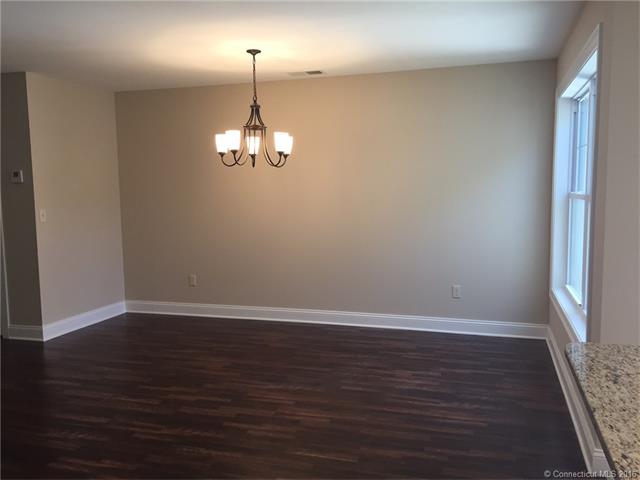 240 Hemingway Ave, E Haven, CT 06512