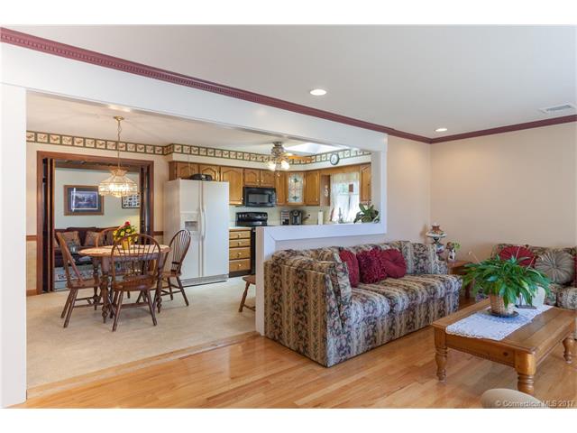 79 Edgar St, E Haven, CT 06512