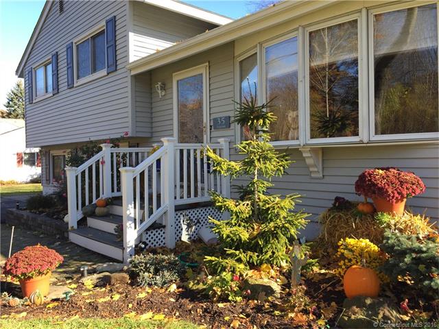 35 River Rd, E Haven, CT 06512