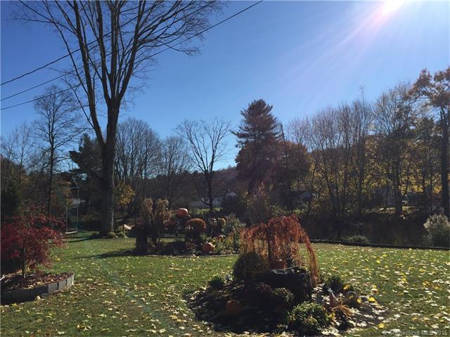 35 River Rd, E Haven, CT 06512