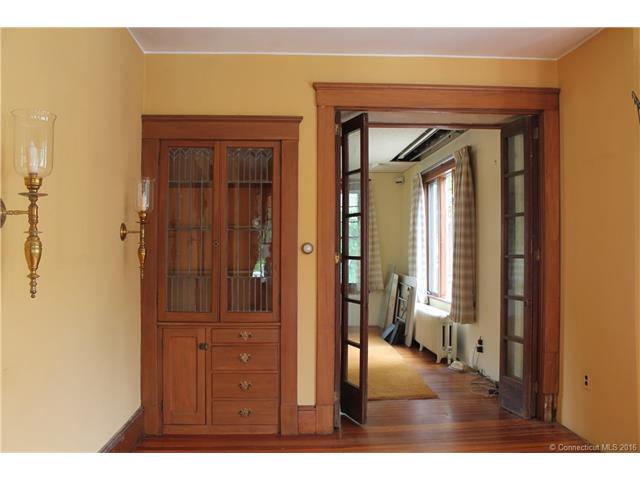 988 Townsend Ave, New Haven, CT 06512