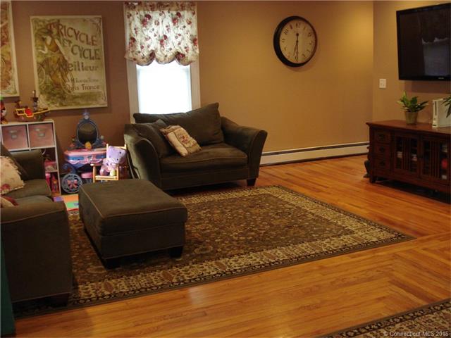 35 Stewart St, New Haven, CT 06512