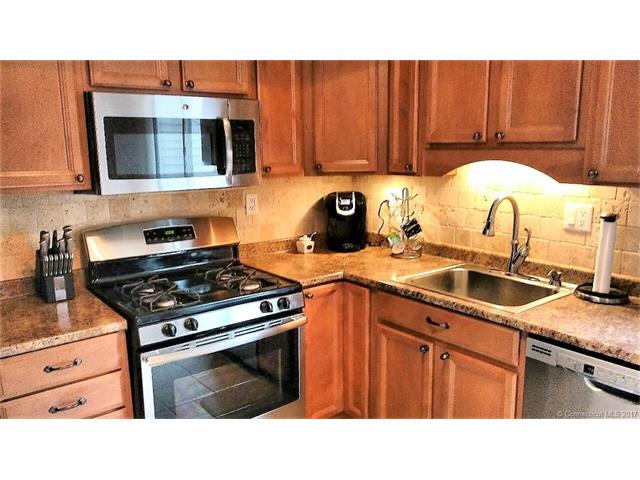 63 Coleman St, E Haven, CT 06512