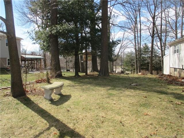 7 Jillson Dr, E Haven, CT 06512