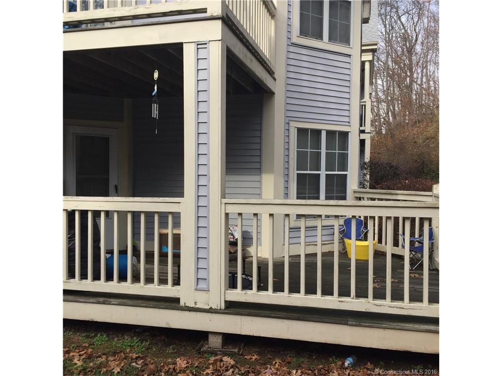 75 Redwood Dr, E Haven, CT 06513