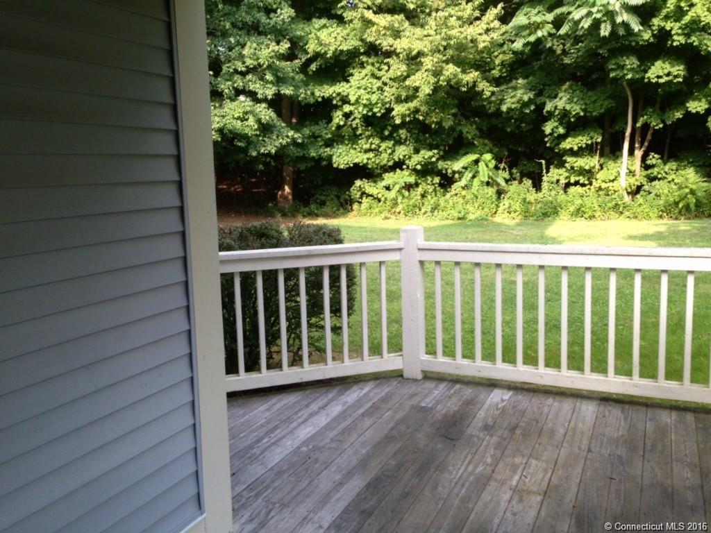 75 Redwood Dr, E Haven, CT 06513