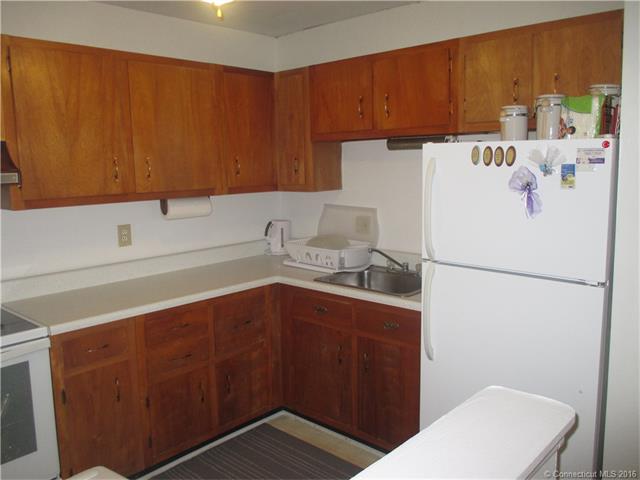20 Donna Dr, New Haven, CT 06513