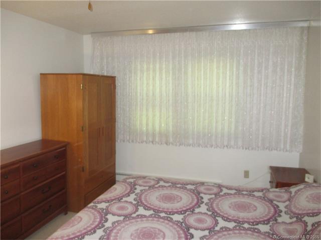 20 Donna Dr, New Haven, CT 06513