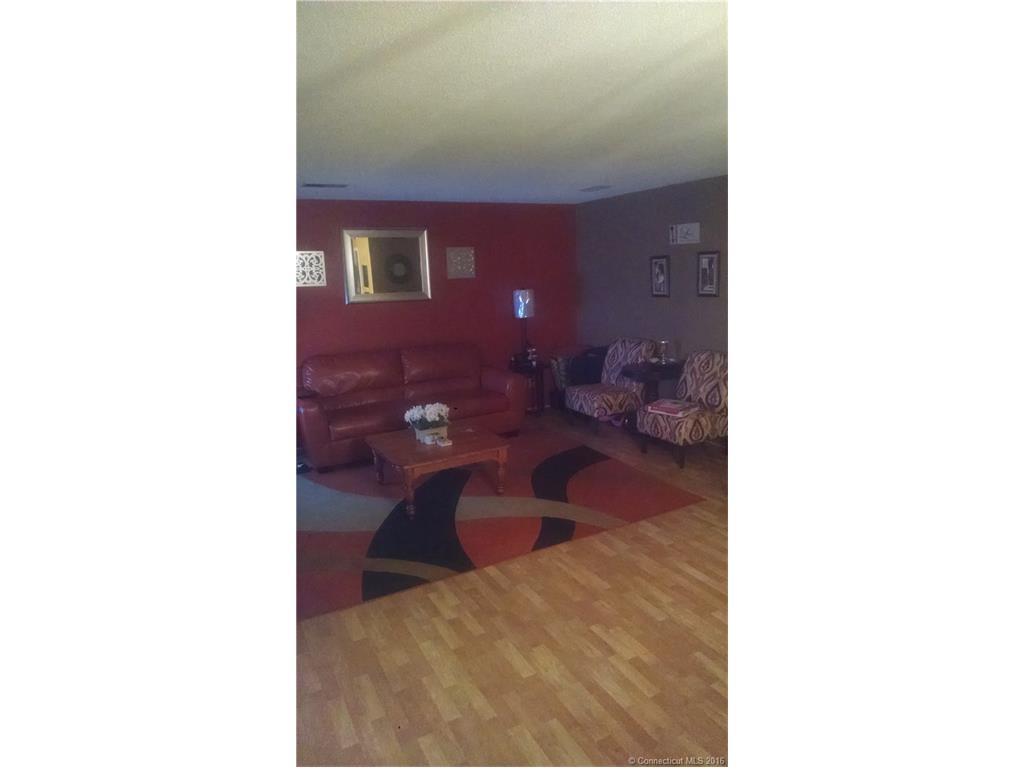 55 Thompson St, E Haven, CT 06513