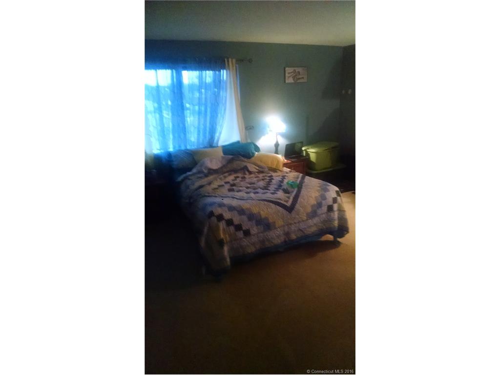 55 Thompson St, E Haven, CT 06513