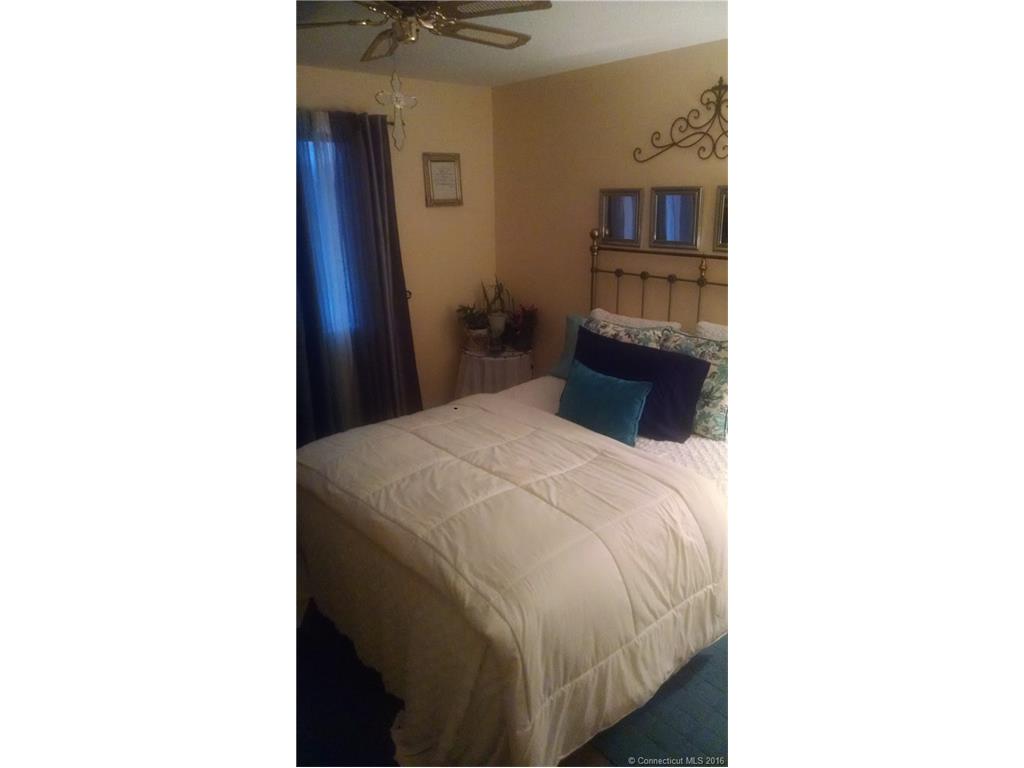 55 Thompson St, E Haven, CT 06513