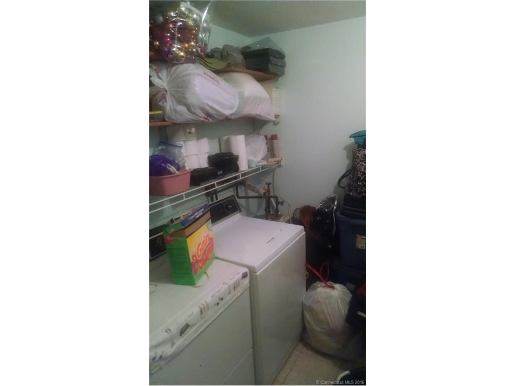 55 Thompson St, E Haven, CT 06513