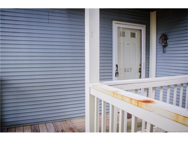 75Redwood Dr #609, East Haven, CT 06513