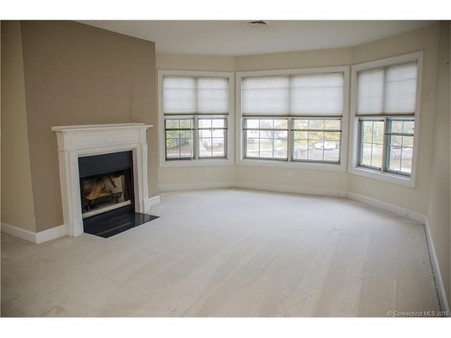 75Redwood Dr #609, East Haven, CT 06513