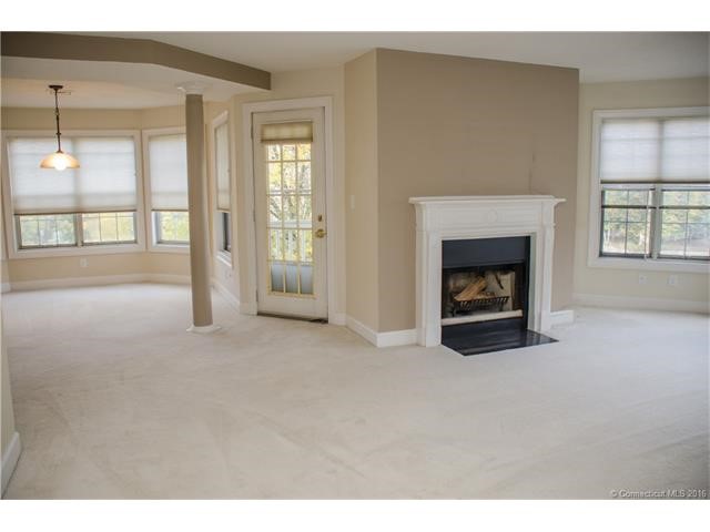 75Redwood Dr #609, East Haven, CT 06513