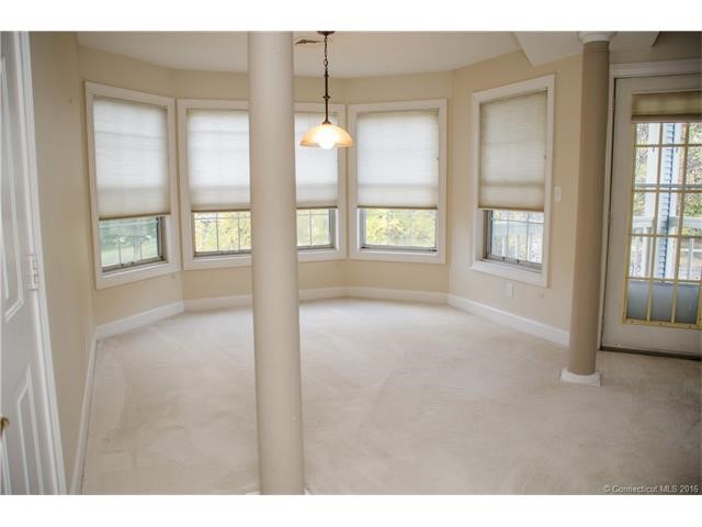 75Redwood Dr #609, East Haven, CT 06513