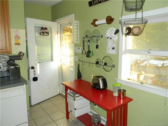 93Foxon Blvd, East Haven, CT 06513