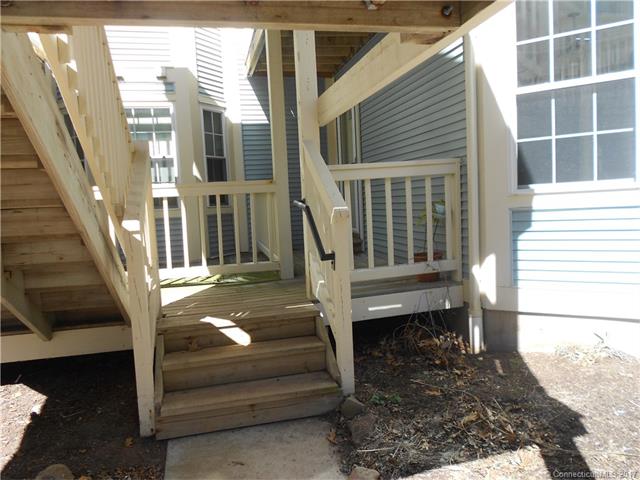 75 Redwood, E Haven, CT 06513
