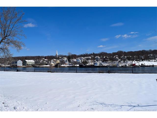 118 Front St, New Haven, CT 06513